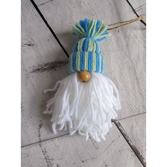 Handmade Hanging Yarn Pom Pom Christmas Gnomes Ornament Light Green And Blue New - Picture 1 of 5